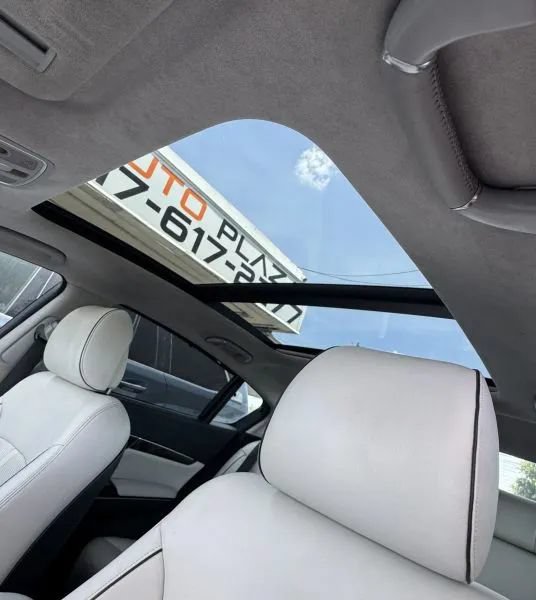 Used 2015 Kia K900 Luxury RWD image 24