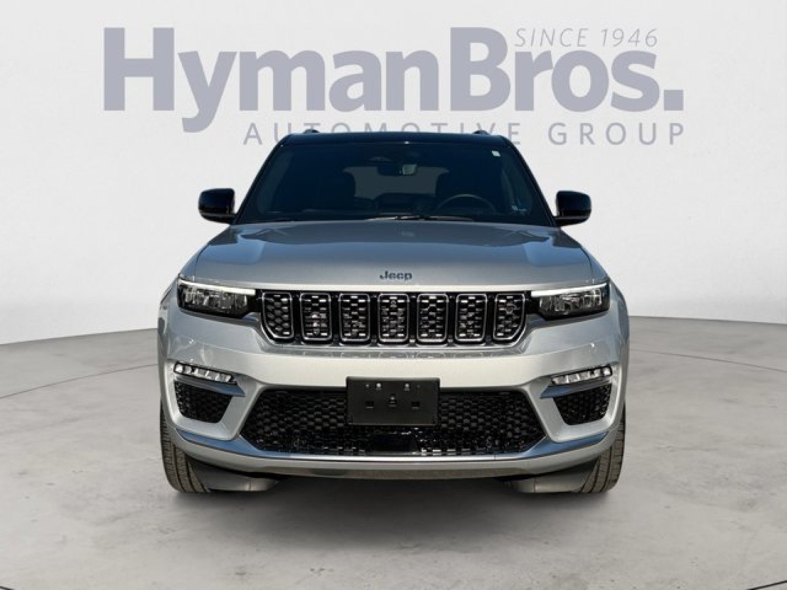 Used 2022 Jeep Grand Cherokee Summit AWD/4WD image 8
