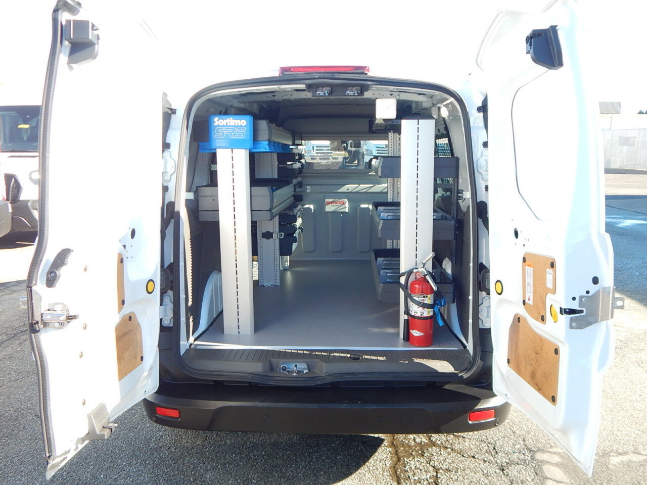 Used 2022 Ford Transit Connect XL image 3