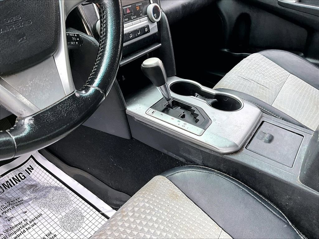 Used 2014 Toyota Camry SE FWD image 13
