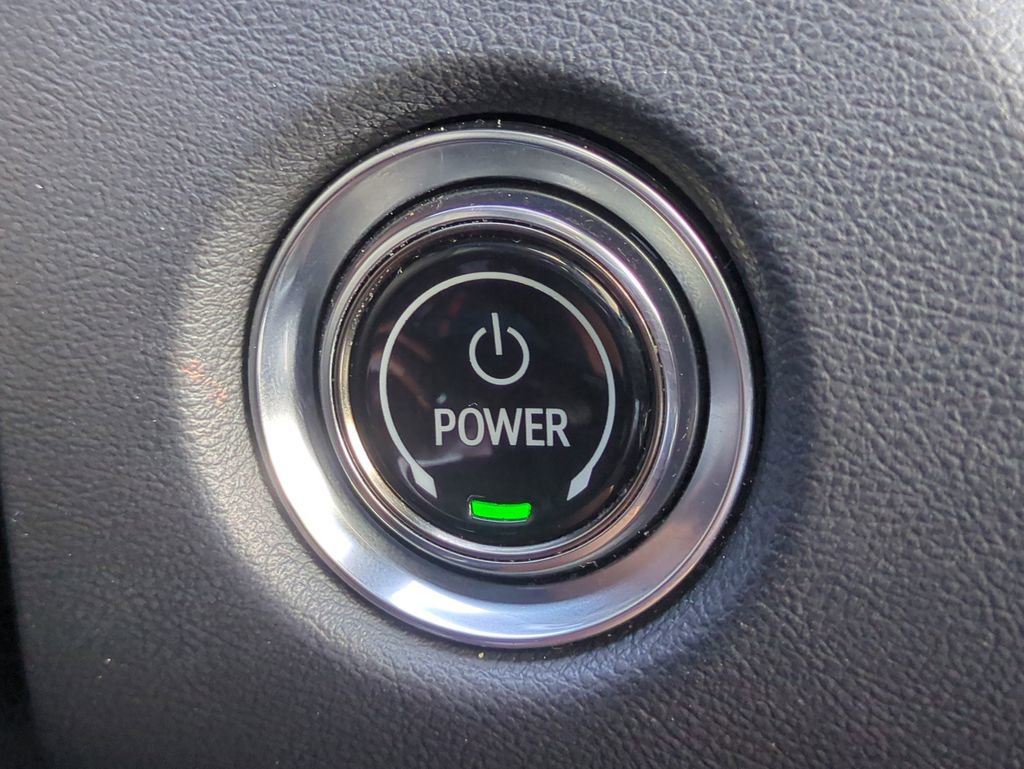 Used 2024 Cadillac Lyriq Luxury image 32