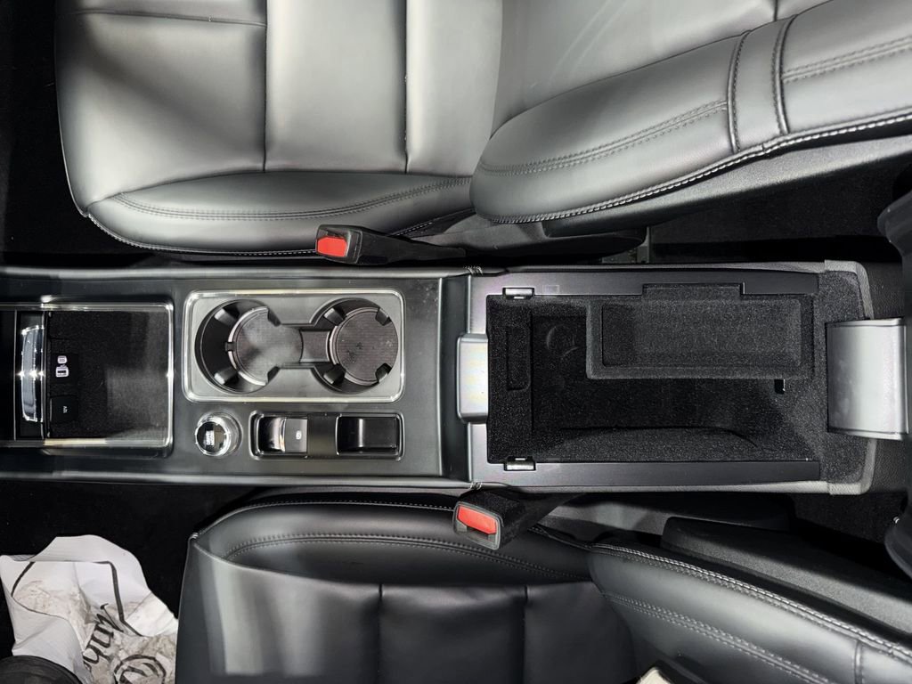 Used 2025 Lincoln Corsair AWD image 24