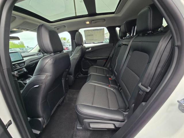 New 2025 Ford Escape SE w/ Class II Trailer Tow Package image 13