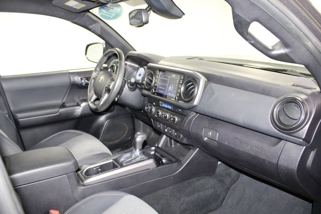 Used 2021 Toyota Tacoma TRD Off-Road AWD/4WD image 27