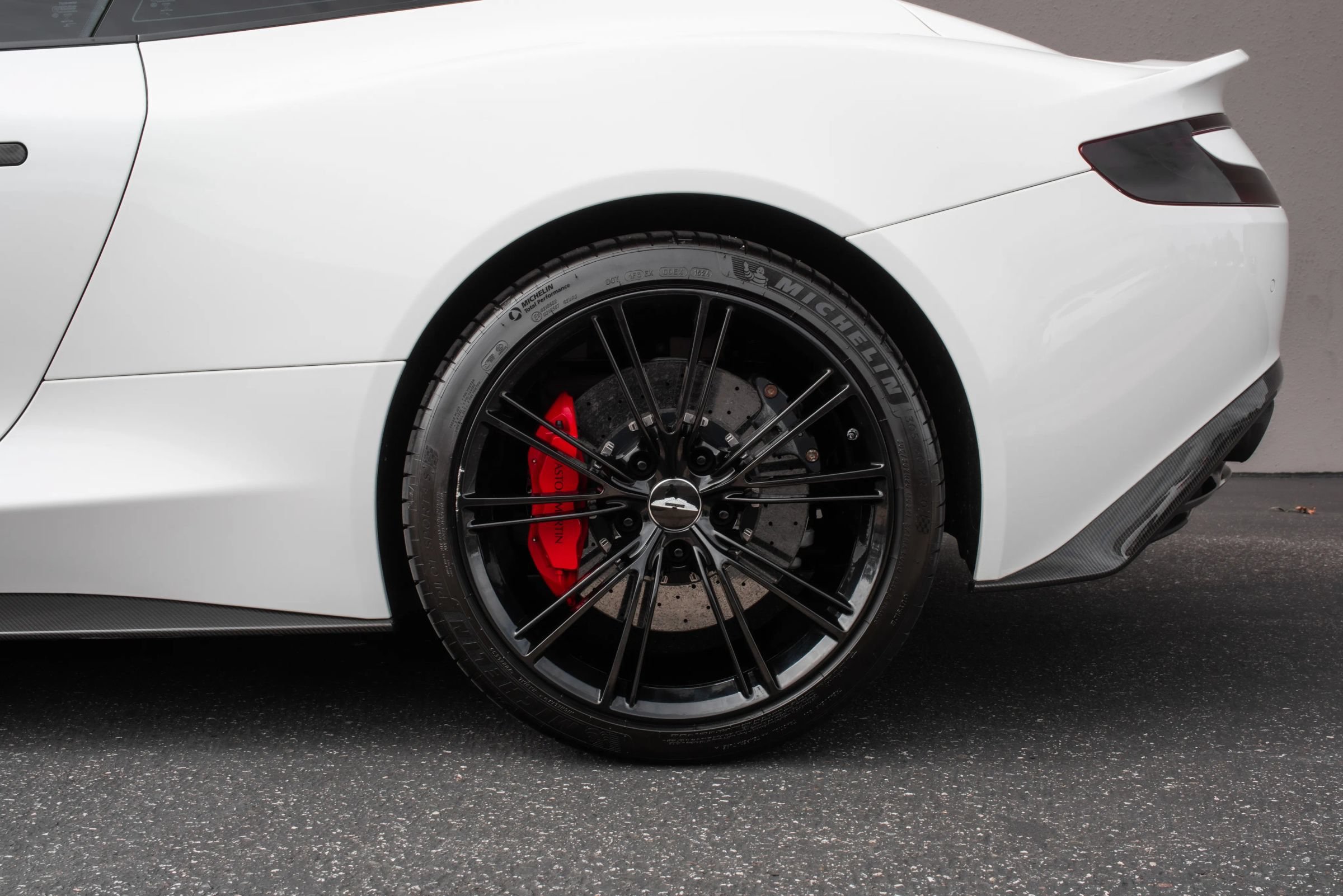Used 2014 Aston Martin Vanquish Coupe RWD image 42