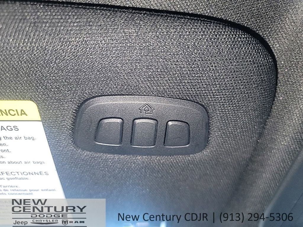 Used 2025 Ford Explorer ST-Line AWD/4WD image 16