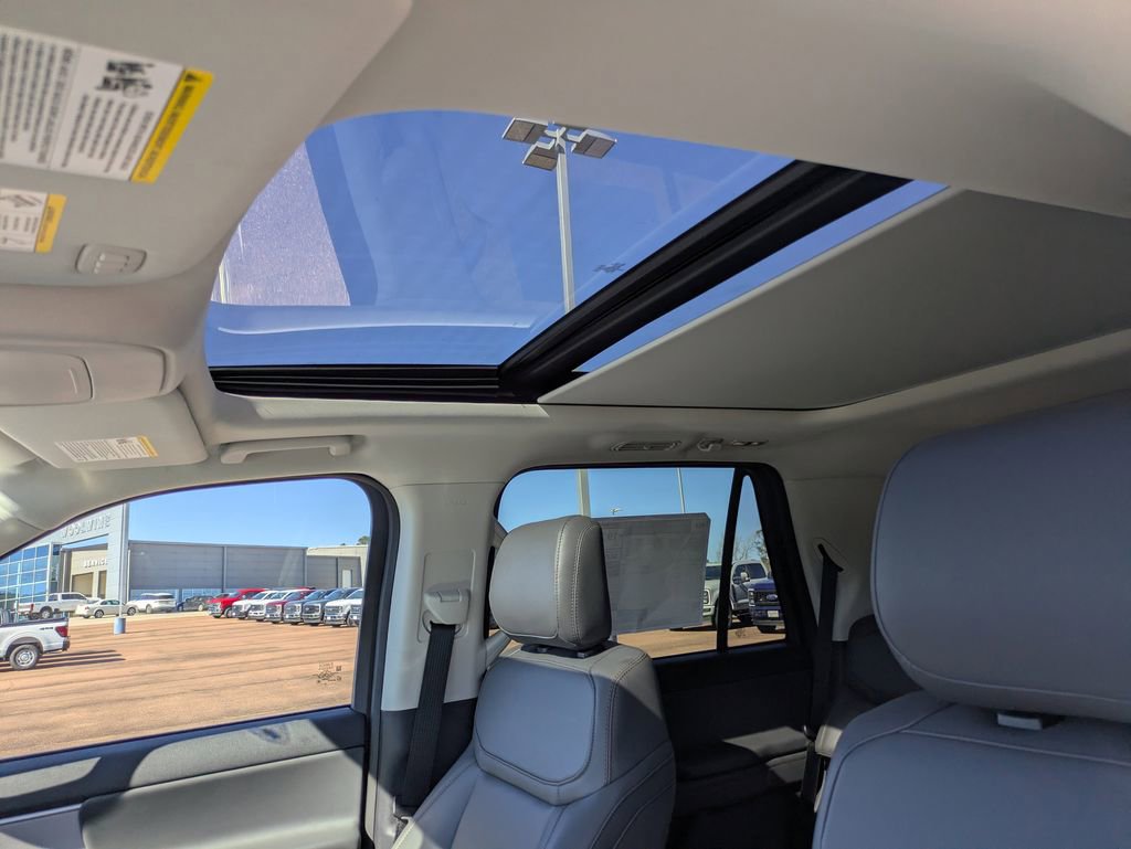 New 2025 Ford Expedition Active image 6