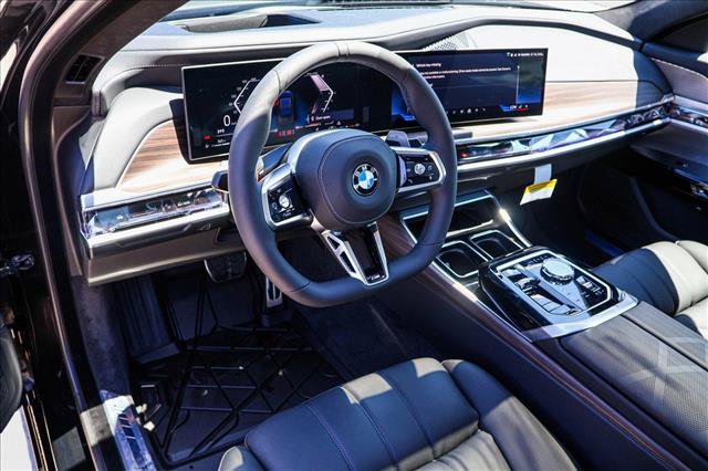 Used 2025 BMW 760i xDrive w/ Executive Package AWD/4WD image 10