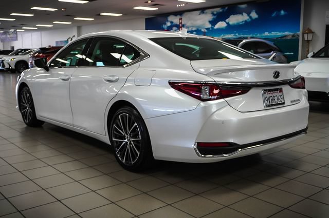 Certified 2025 Lexus ES 300h w/ Premium Package FWD image 8