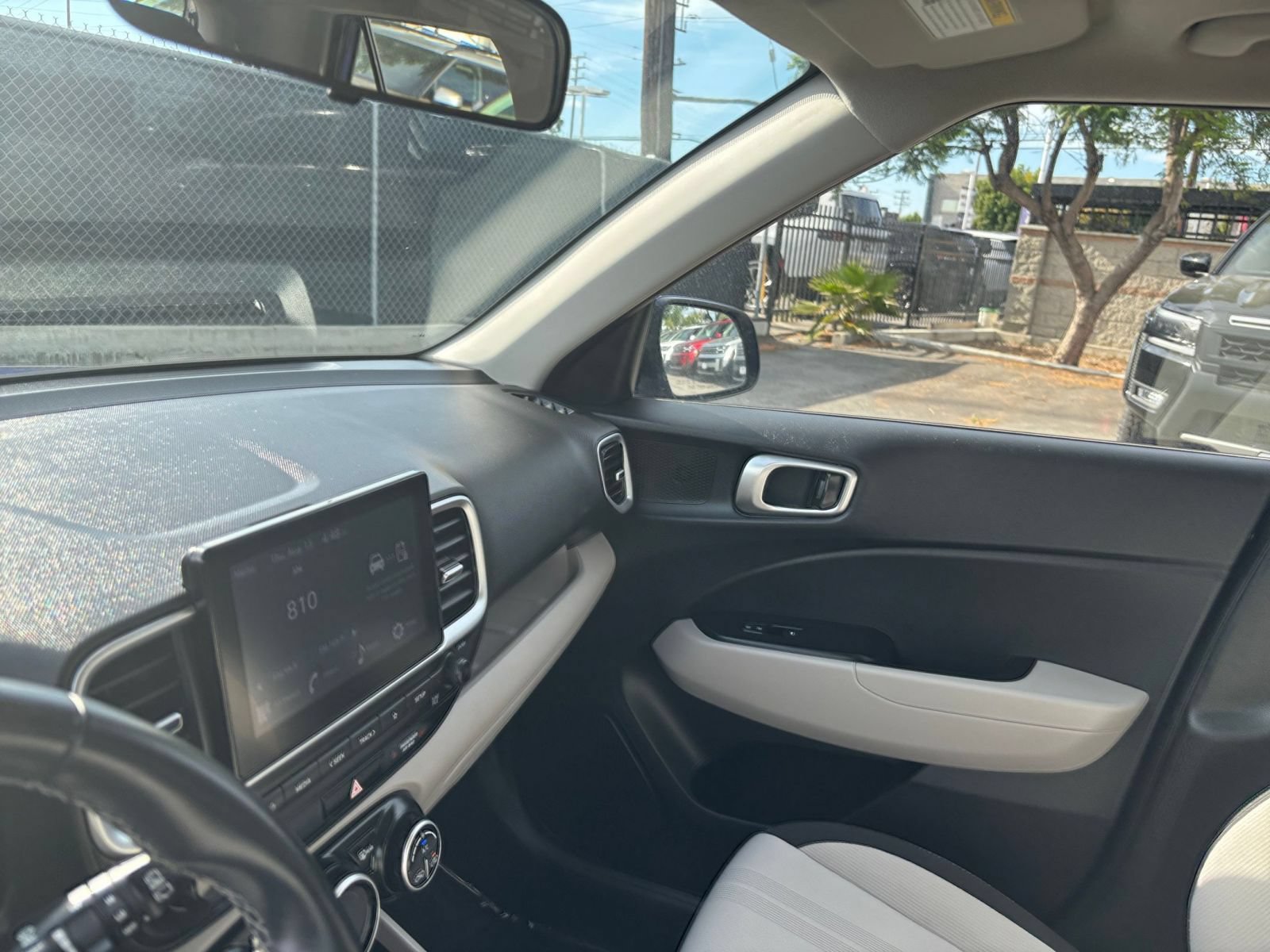 Used 2025 Hyundai Venue SEL FWD image 37