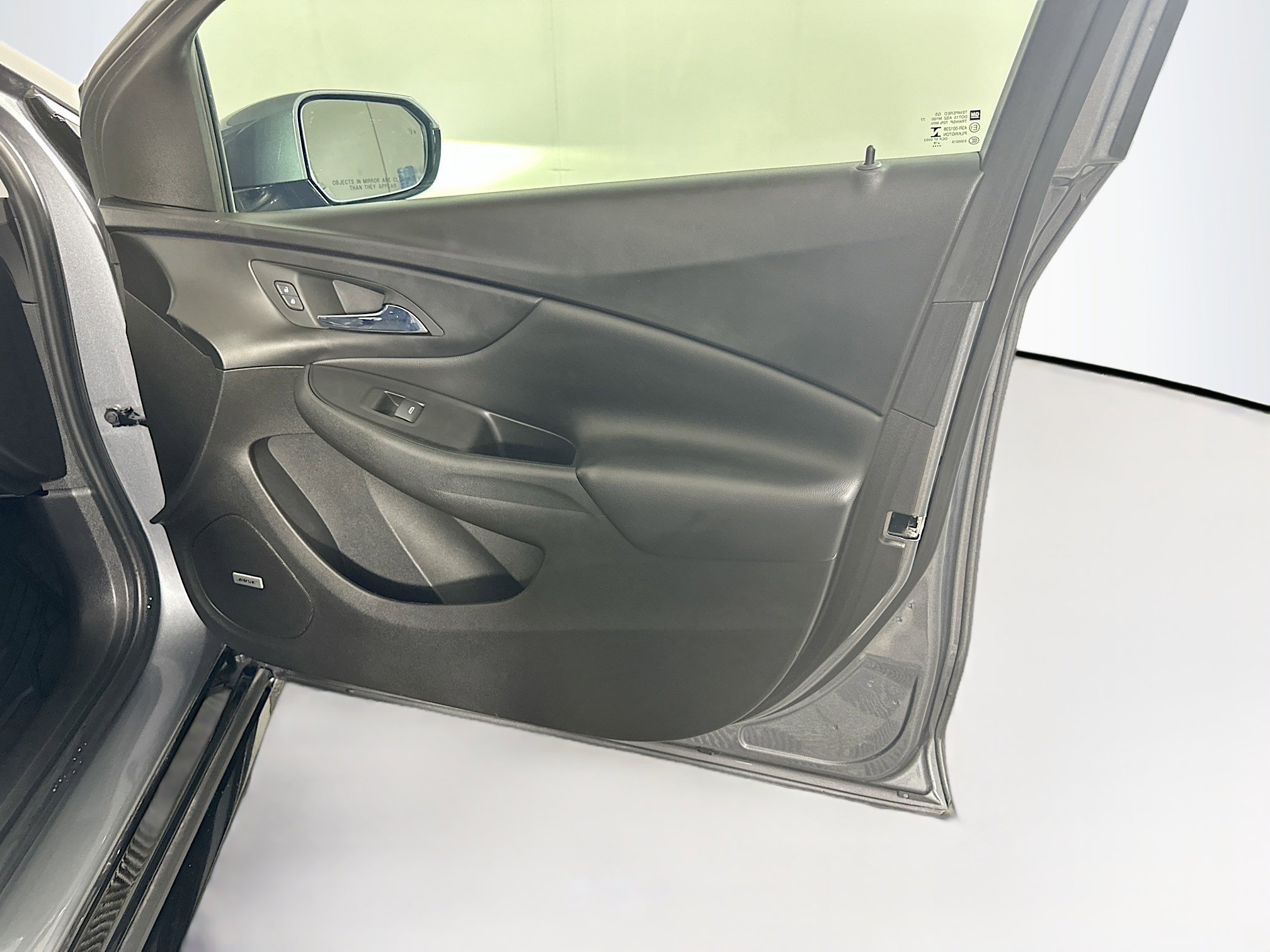 Used 2018 Chevrolet Volt Premier w/ Driver Confidence Package FWD image 31