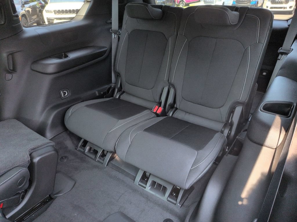 New 2026 Jeep Grand Cherokee L Laredo AWD/4WD image 28