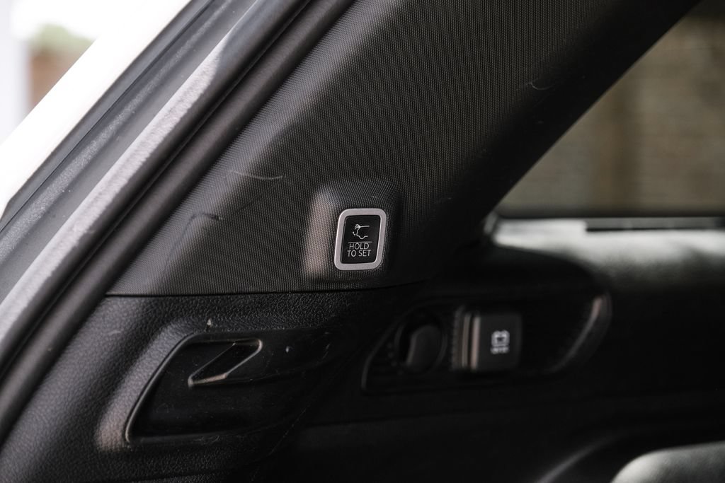 Used 2023 Jeep Grand Cherokee Limited RWD image 69