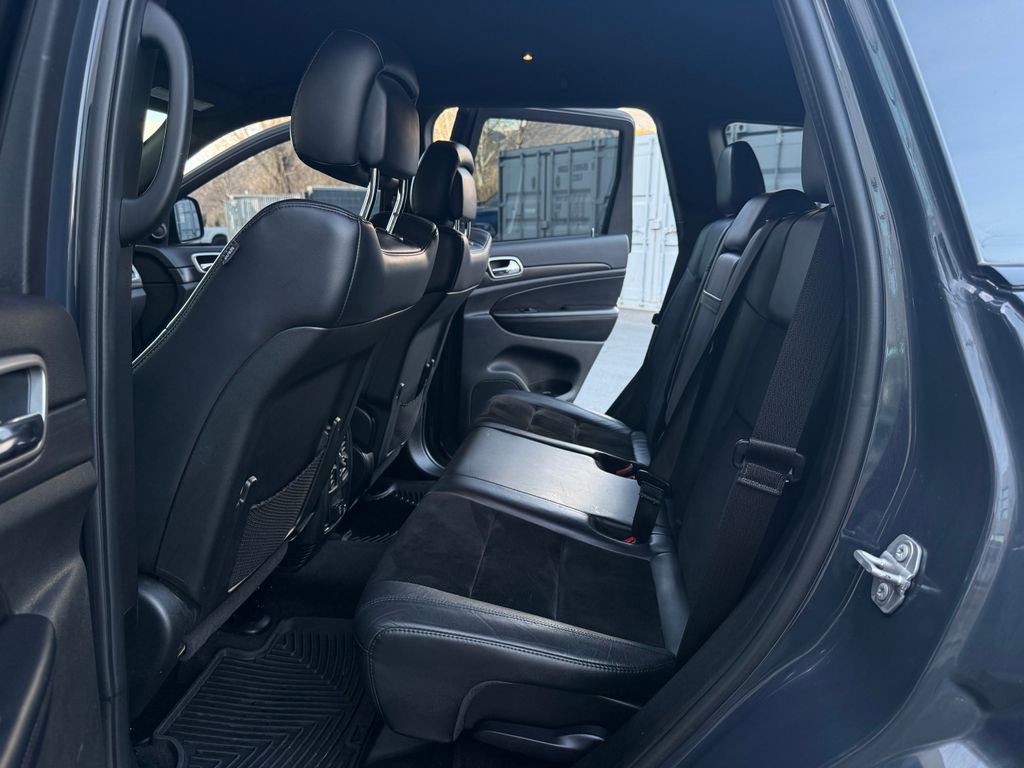 Used 2017 Jeep Grand Cherokee Altitude image 22