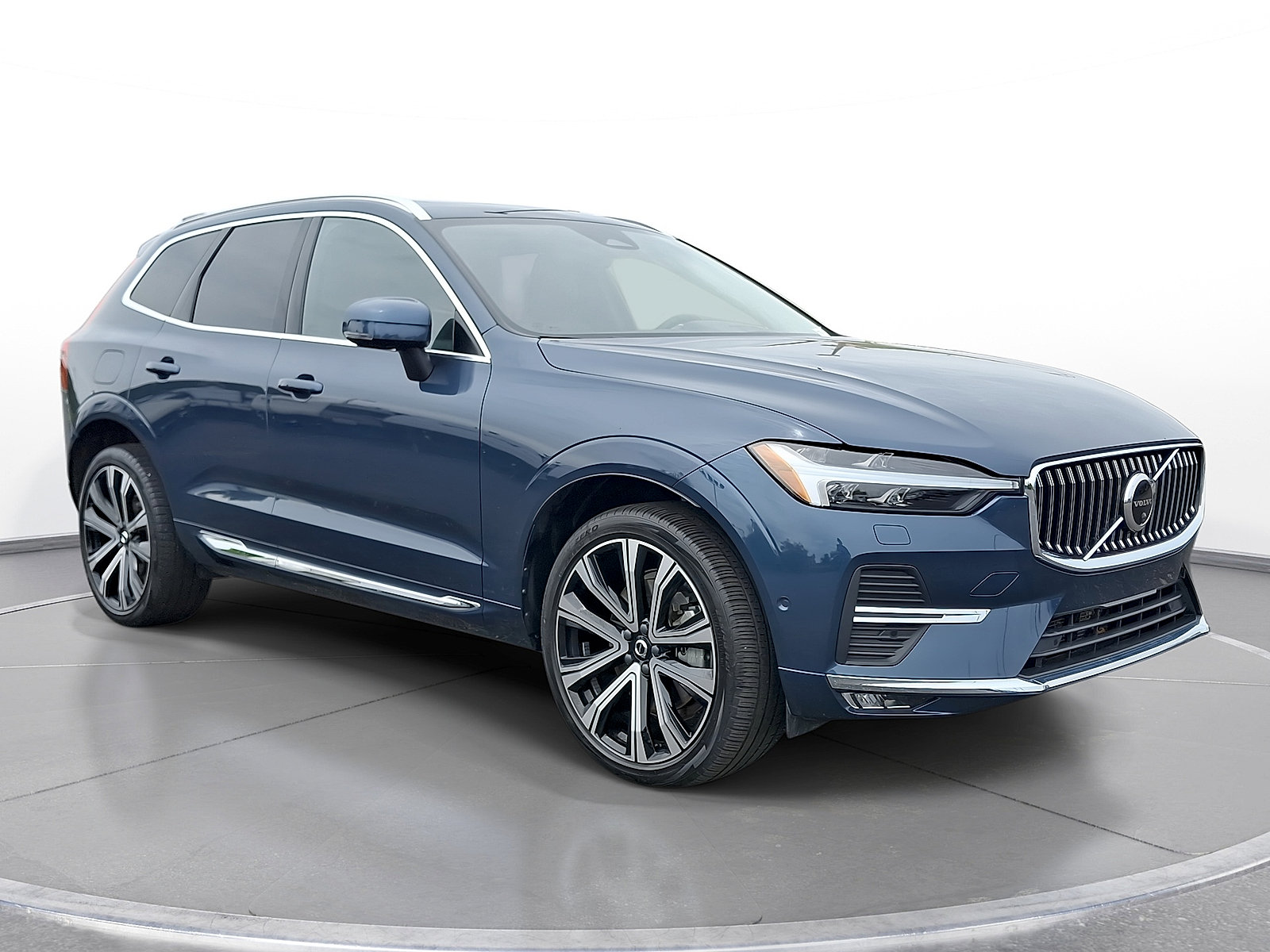 Used 2023 Volvo XC60 B6 Ultimate w/ Protection Package Premier AWD/4WD image 1
