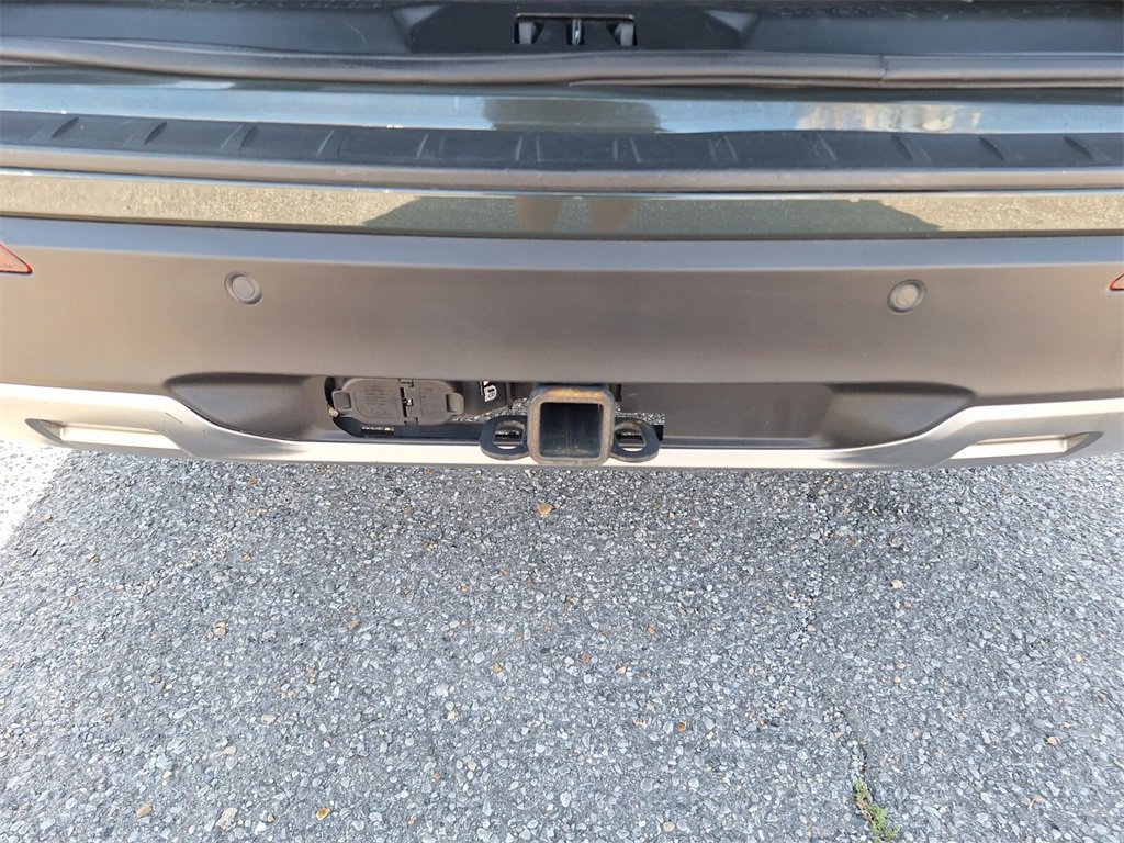 Used 2022 Ford Explorer XLT w/ Equipment Group 202A image 25