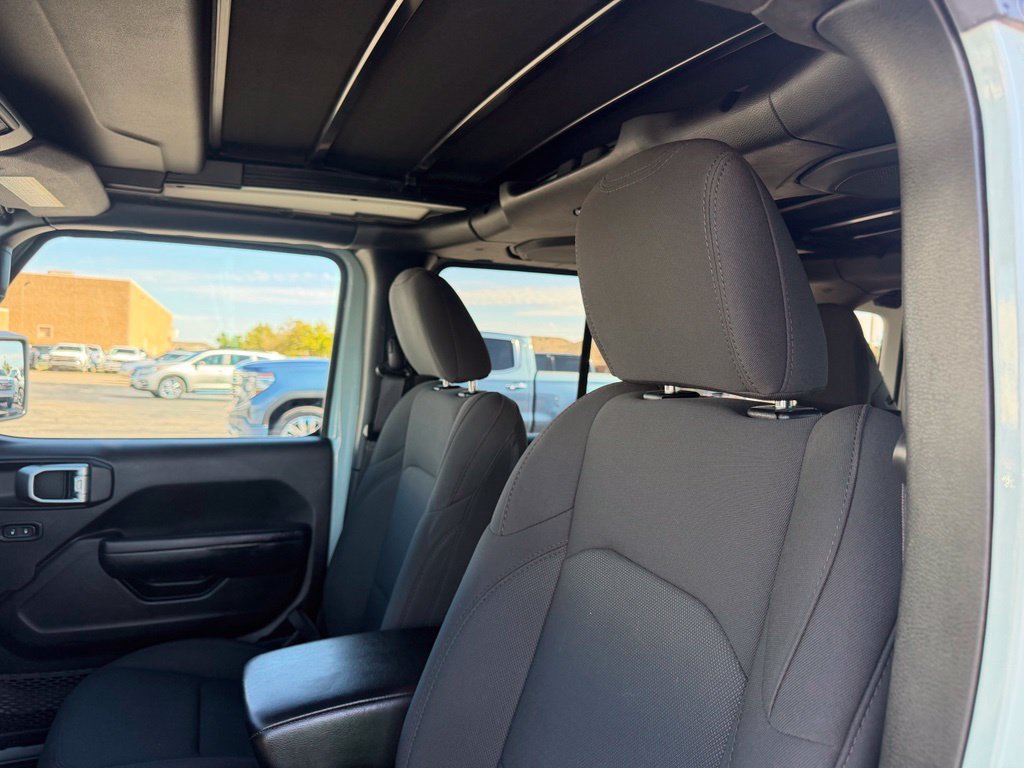 Used 2023 Jeep Wrangler Unlimited w/ Sun & Screen Package AWD/4WD image 24