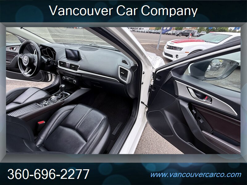 Used 2018 MAZDA MAZDA3 Touring FWD image 18