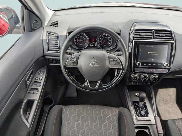 Used 2025 Mitsubishi Outlander Sport LE AWD/4WD image 15