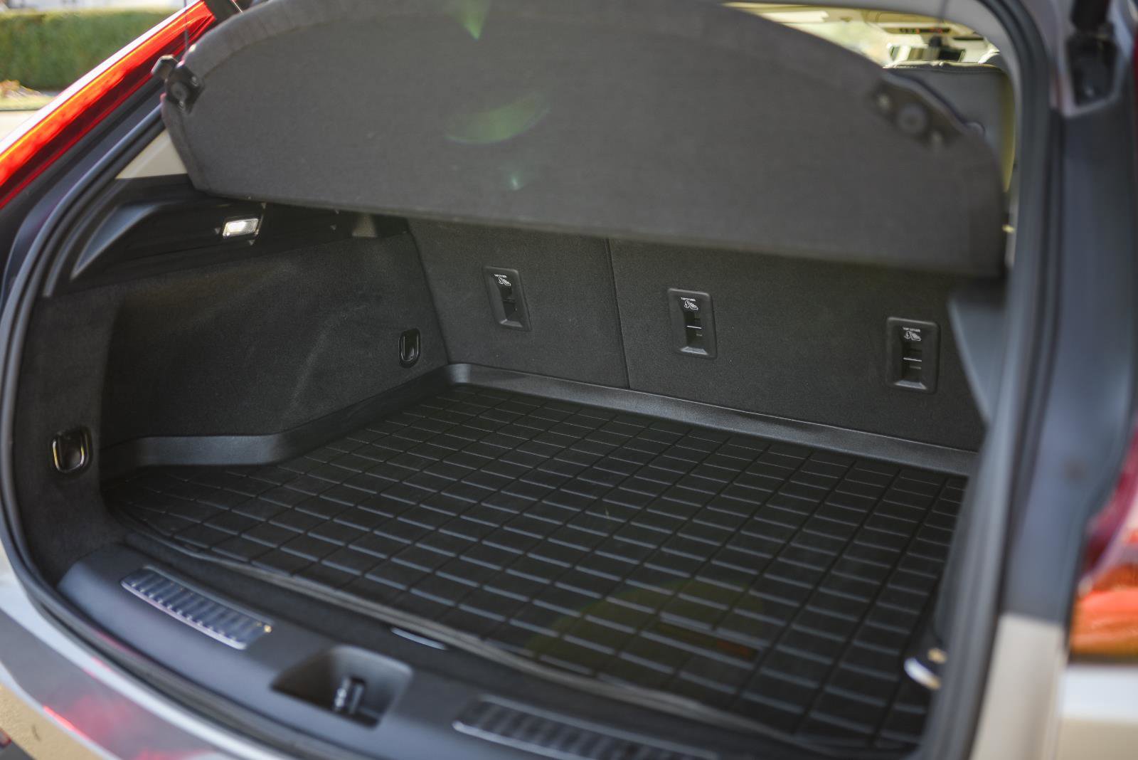 Used 2022 Cadillac XT4 Premium Luxury w/ Enhanced Visibility Package image 18