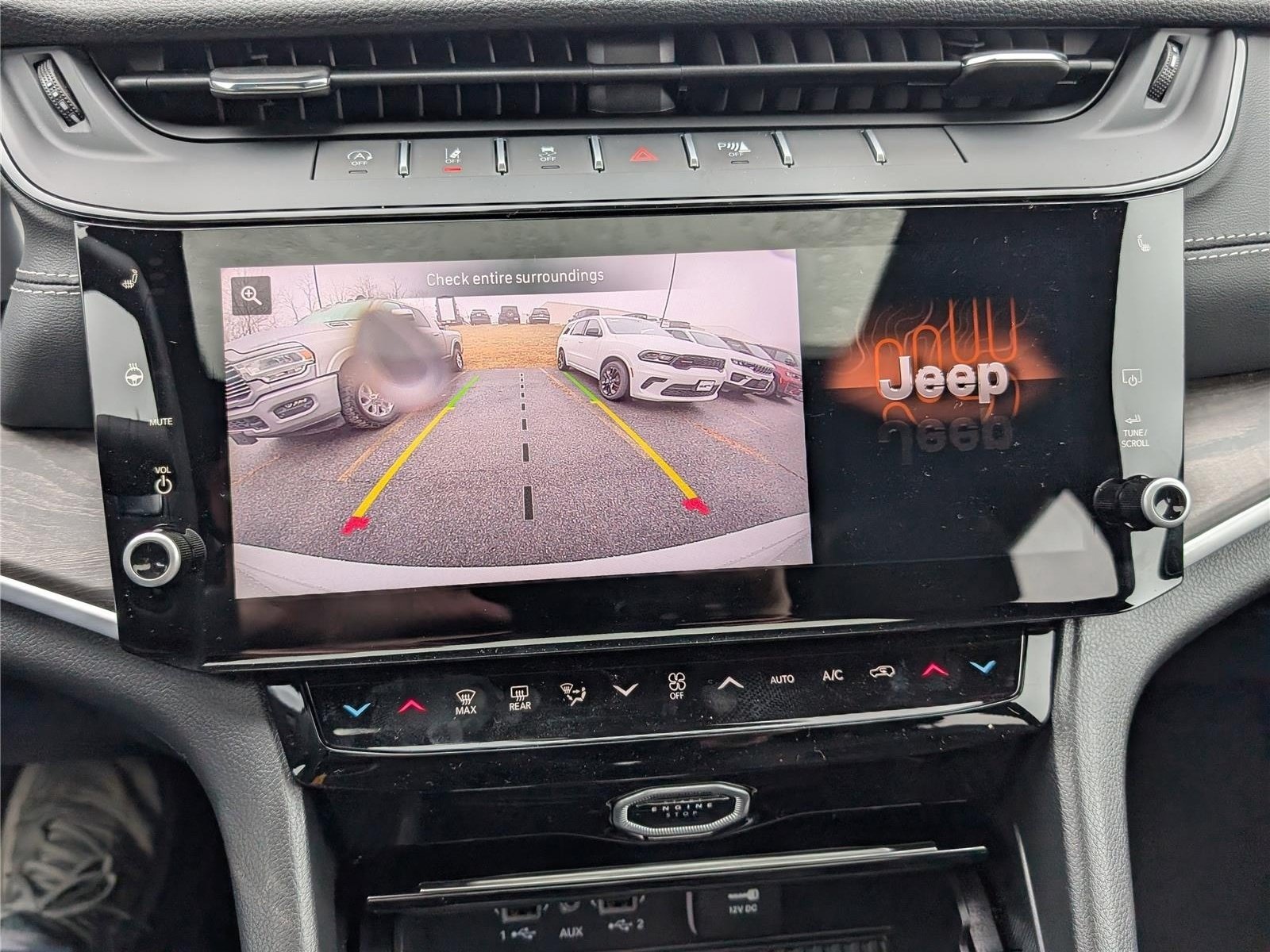 New 2026 Jeep Grand Cherokee Altitude AWD/4WD image 25