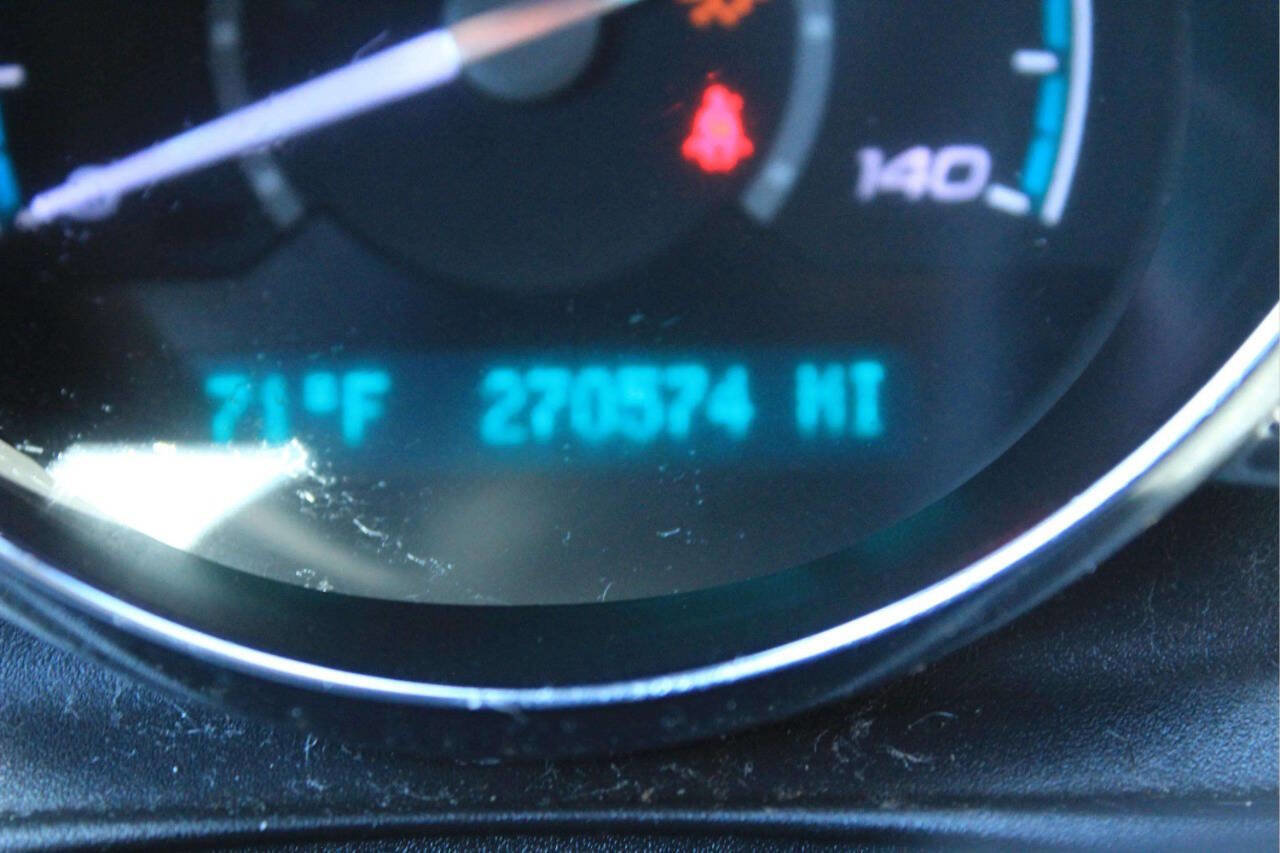 Used 2011 Chevrolet Malibu LT w/ Power Convenience Package FWD image 9