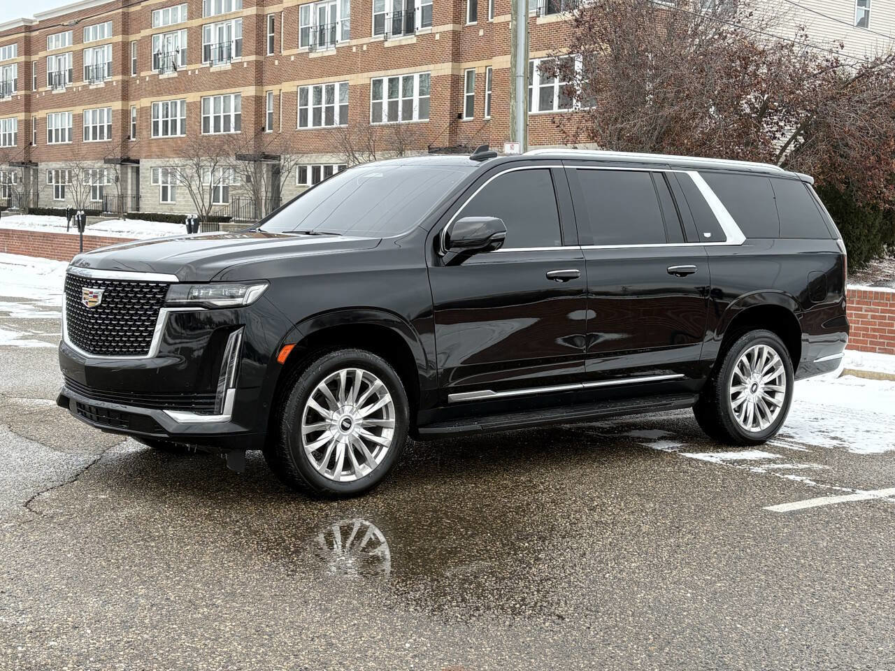 Used 2021 Cadillac Escalade ESV Premium Luxury image 1