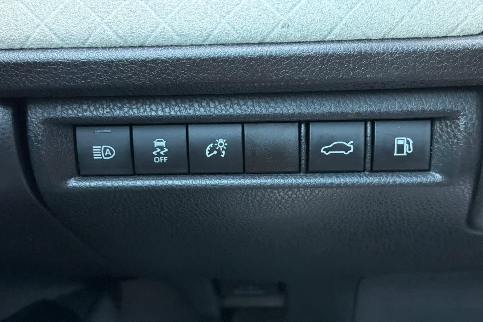 Used 2025 Toyota Camry XLE AWD/4WD image 28