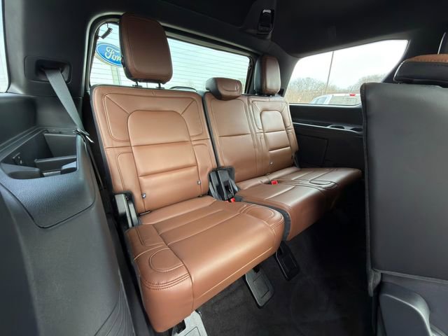 Used 2024 Lincoln Navigator Reserve w/ Monochromatic Package AWD/4WD image 11
