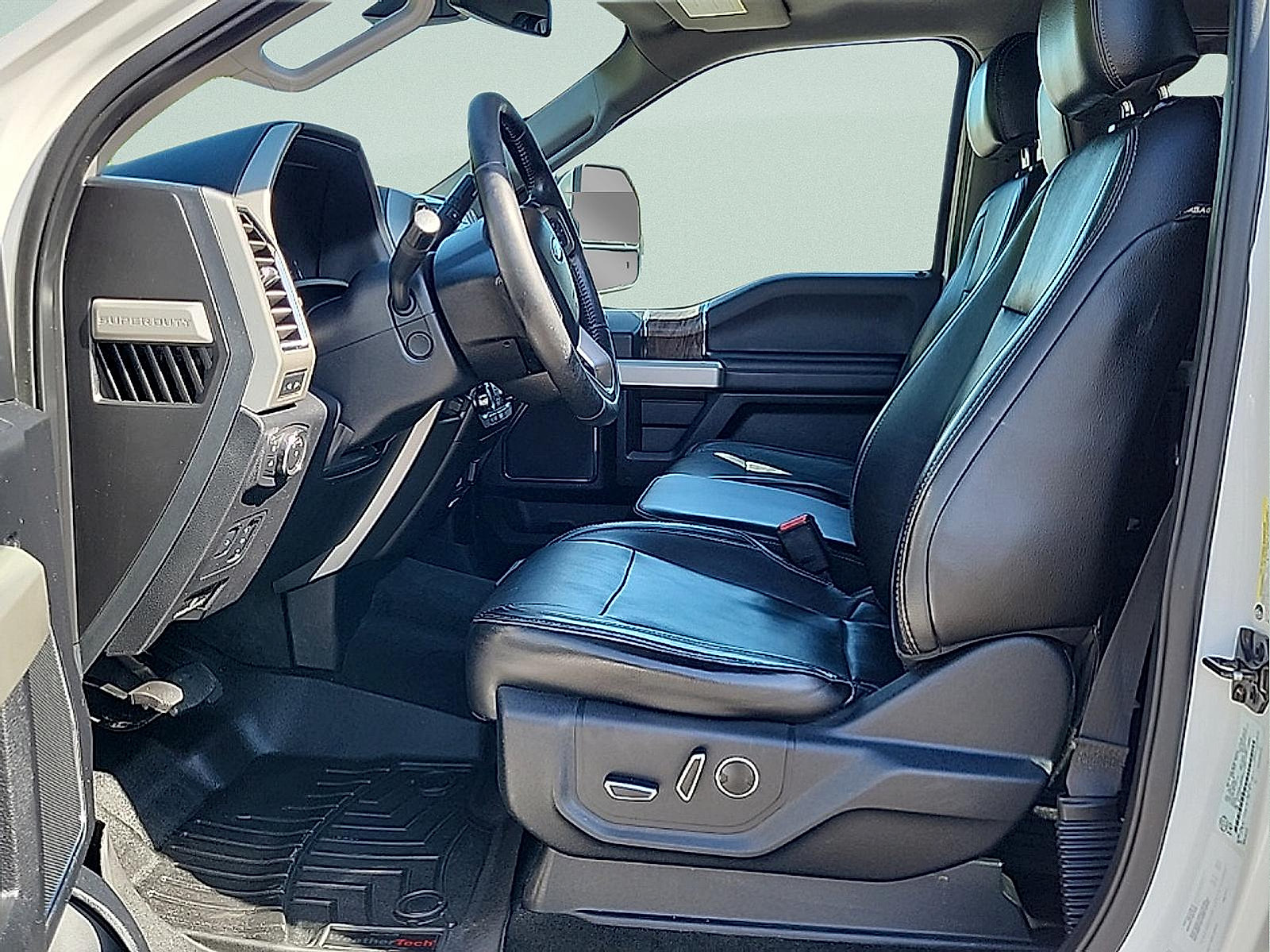 Used 2017 Ford F250 Lariat w/ Lariat Ultimate Package AWD/4WD image 13