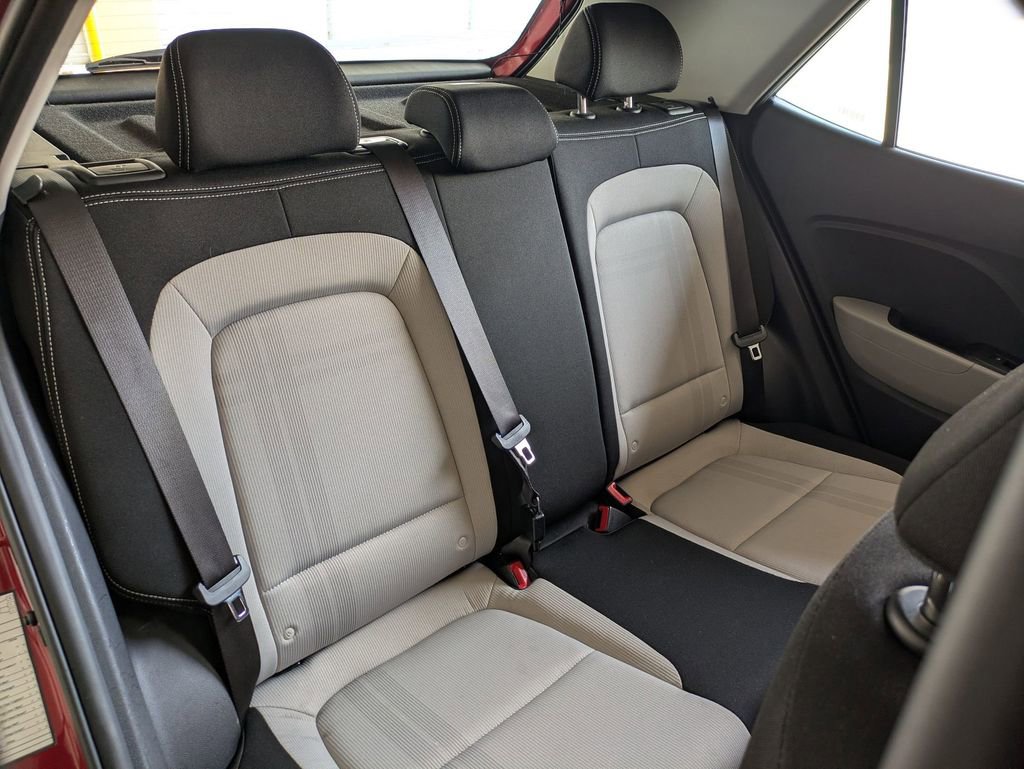 Used 2025 Hyundai Venue SEL FWD image 27
