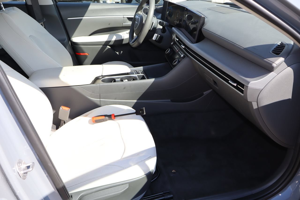 Used 2025 Hyundai Sonata SEL FWD image 15