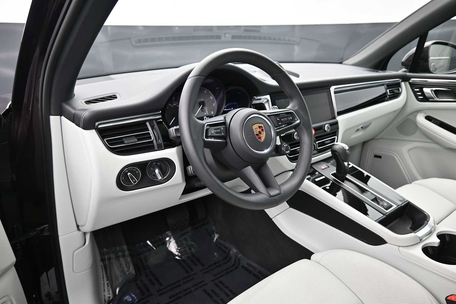 New 2026 Porsche Macan S AWD/4WD image 4