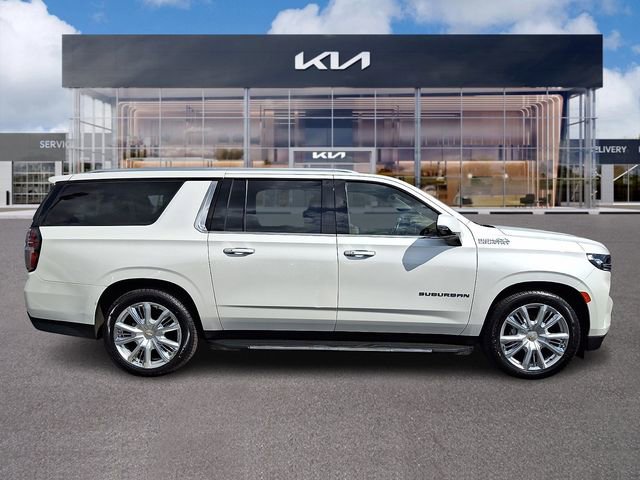 Used 2022 Chevrolet Suburban High Country w/ Max Trailering Package AWD/4WD image 7