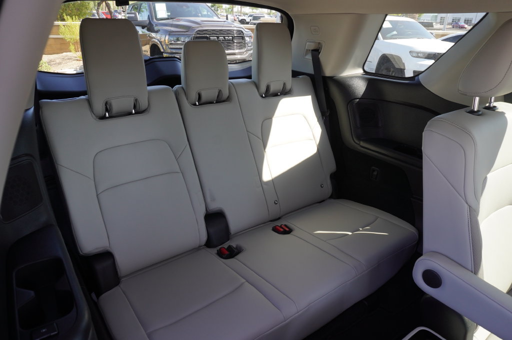 New 2026 Nissan Pathfinder SL w/ SL Premium Package AWD/4WD image 10