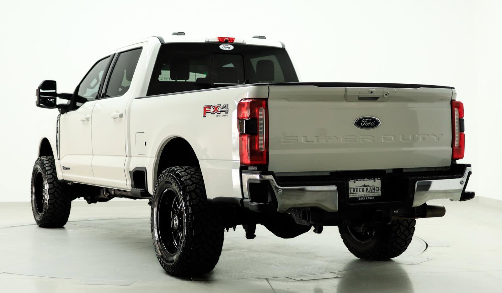 Used 2023 Ford F350 Lariat w/ FX4 Off-Road Package image 5