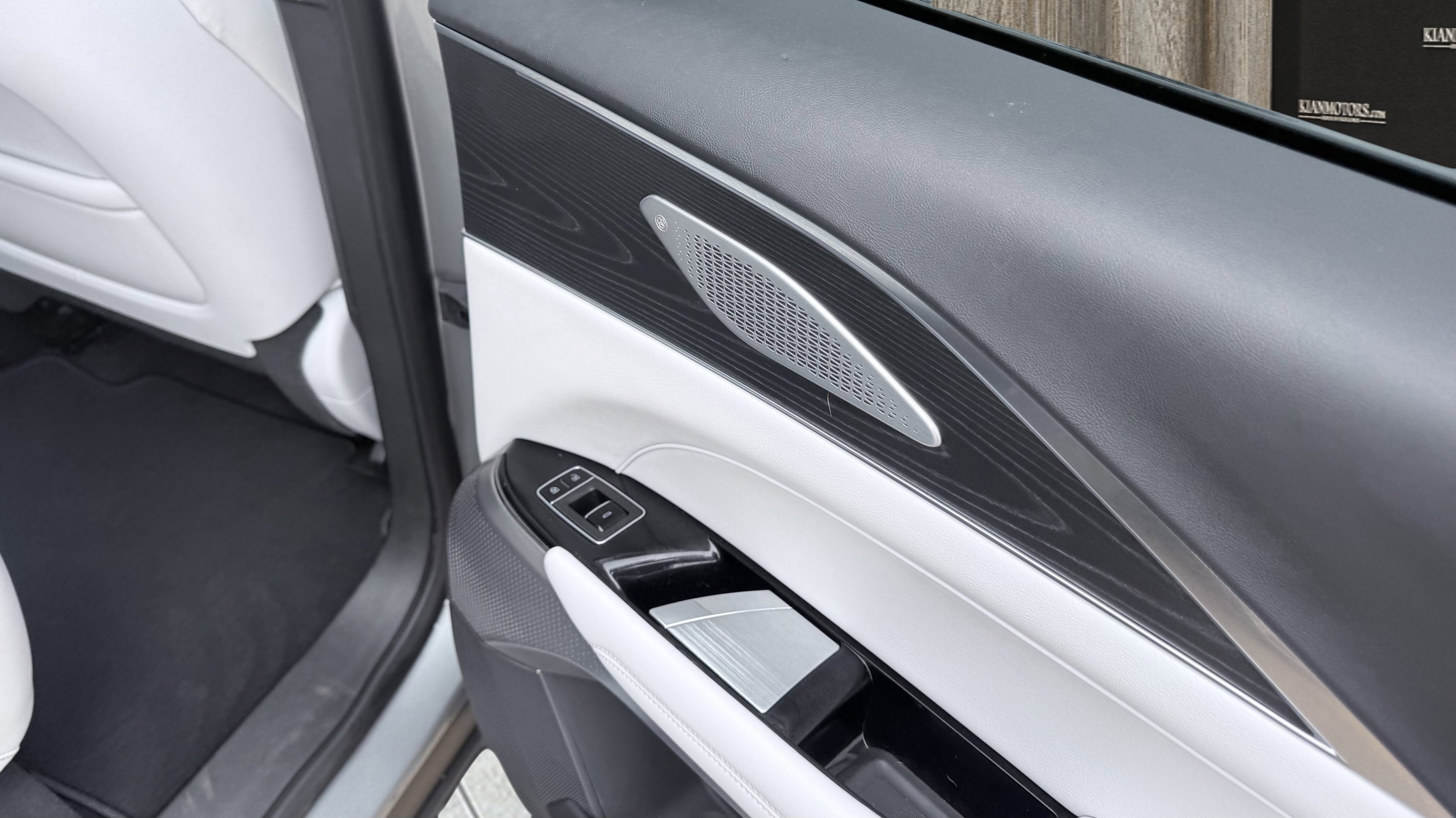 Used 2024 Cadillac Lyriq Luxury image 38