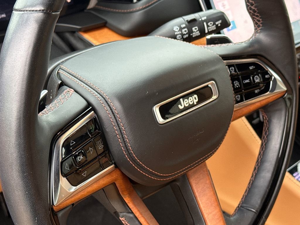 Used 2022 Jeep Grand Cherokee Summit AWD/4WD image 29