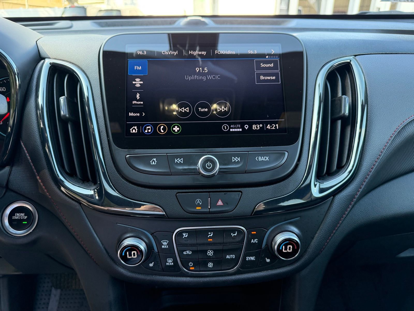 Used 2023 Chevrolet Equinox RS FWD image 19