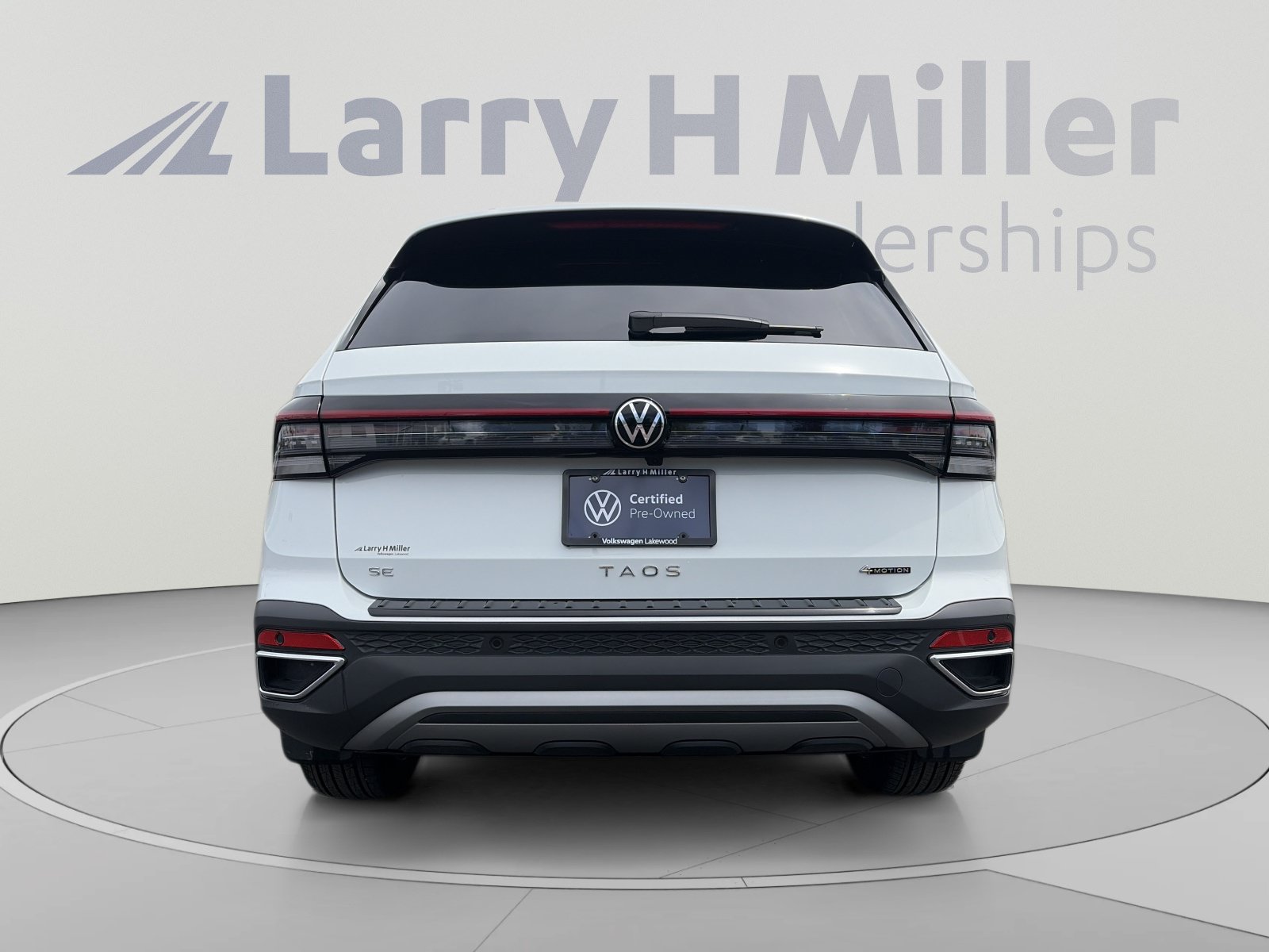 Certified 2025 Volkswagen Taos SE AWD/4WD image 6