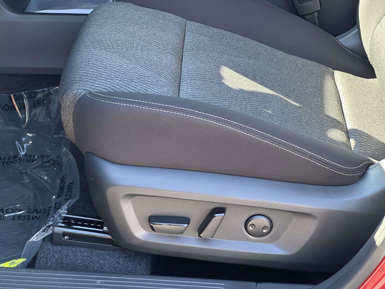 Used 2026 Nissan Rogue SV image 15