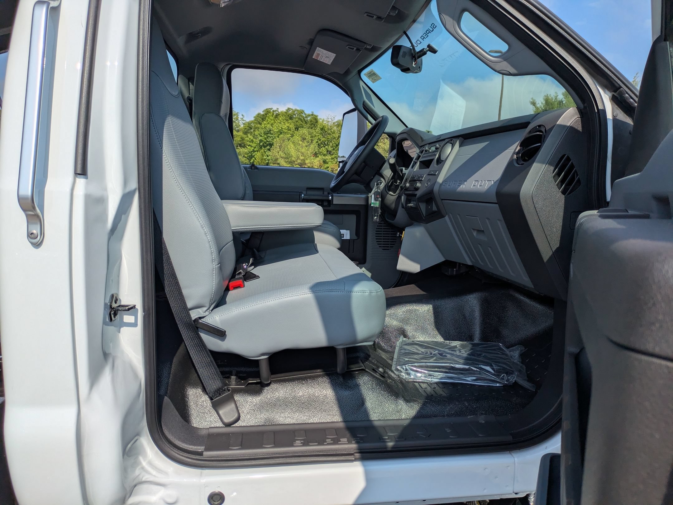 New 2027 Ford F750 2WD Regular Cab Super Duty image 32