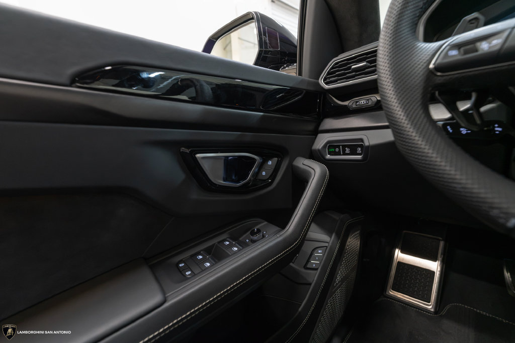 Used 2024 Lamborghini Urus S AWD/4WD image 48