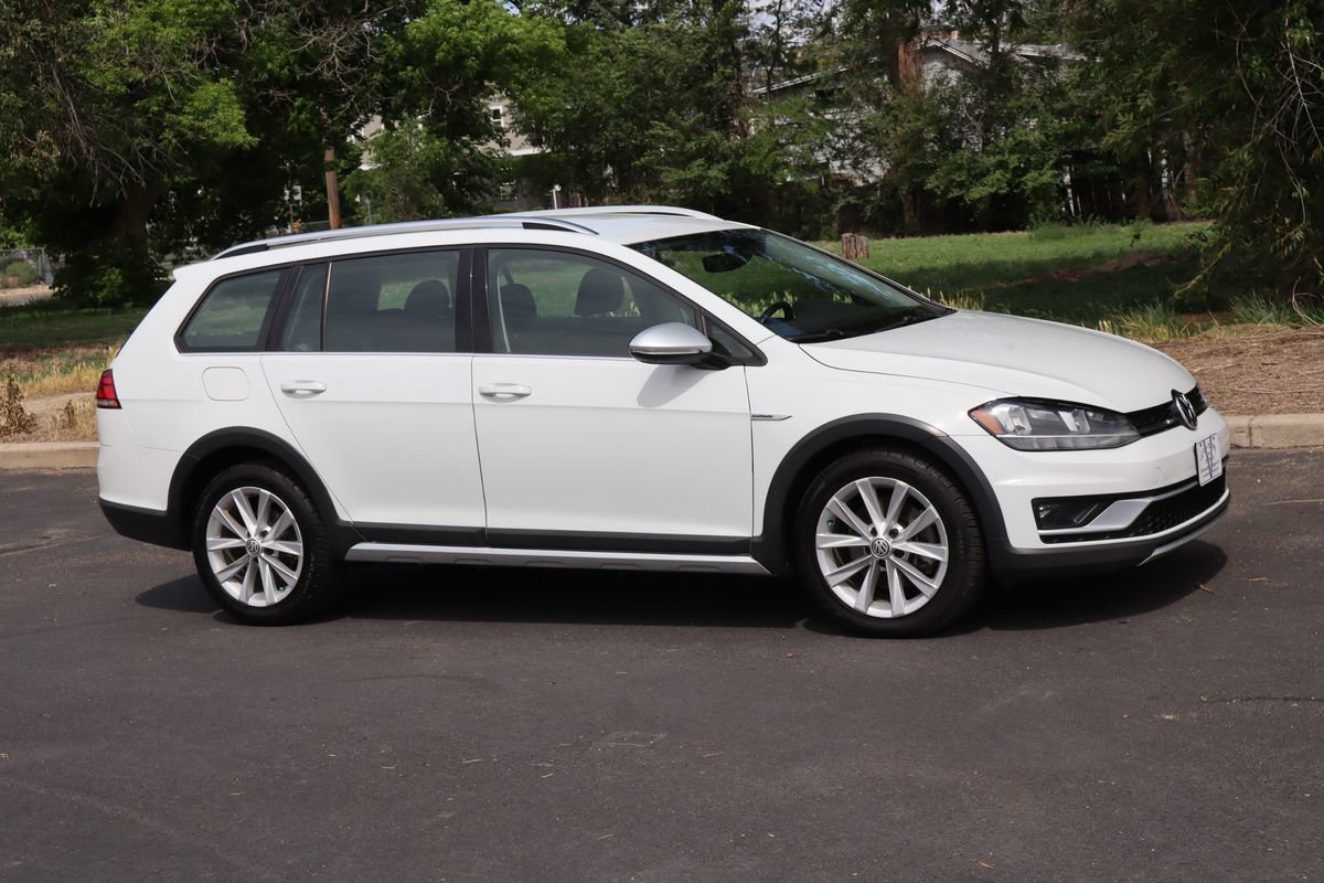 Used 2018 Volkswagen Golf Alltrack S AWD/4WD image 2