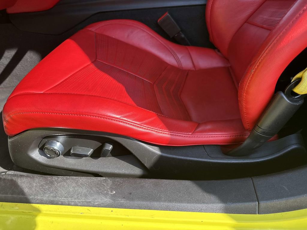 Used 2020 Chevrolet Corvette Stingray Premium Cpe w/ 3LT Preferred Equipment Group image 16