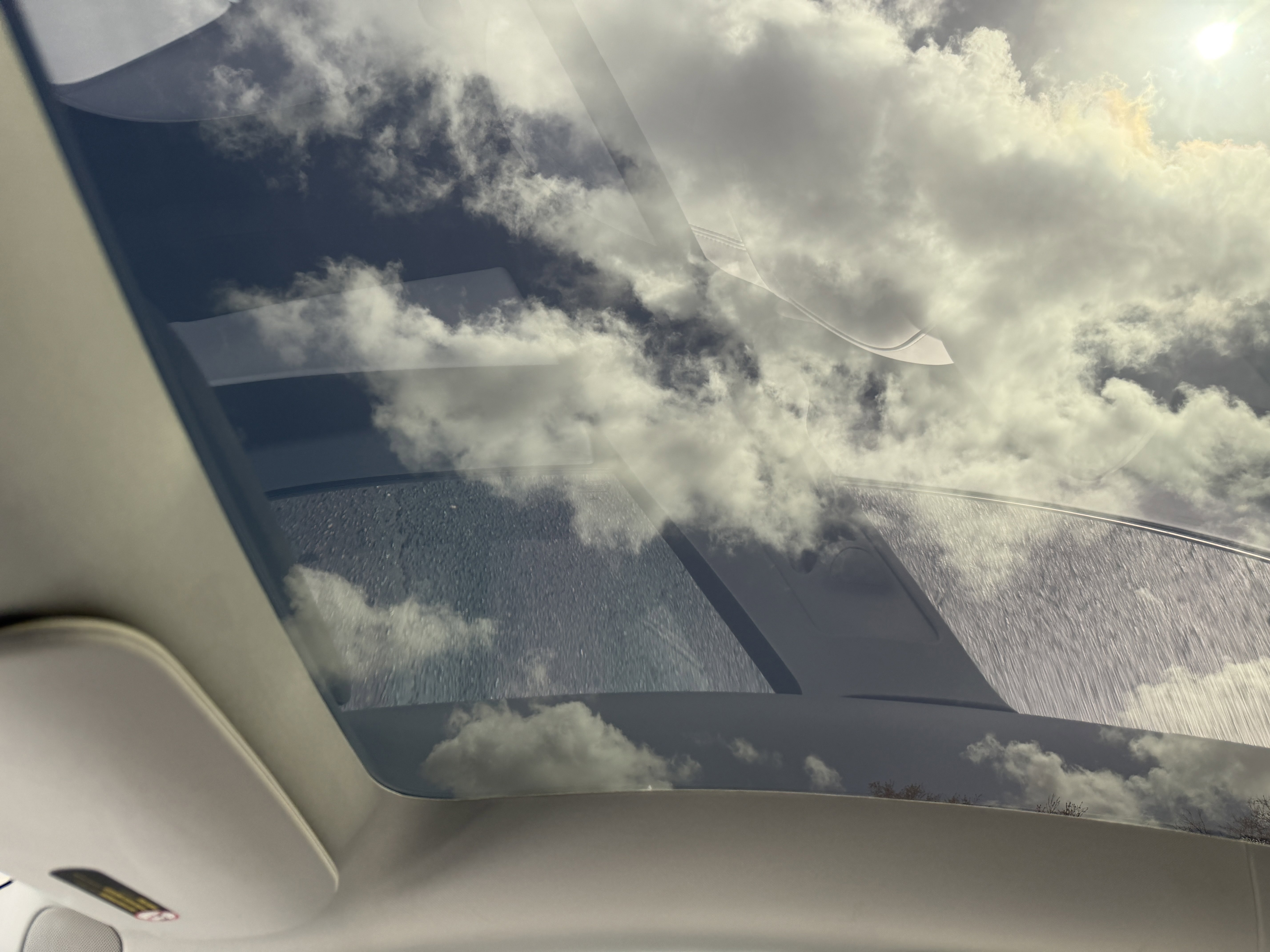 Used 2022 Tesla Model Y Long Range image 26