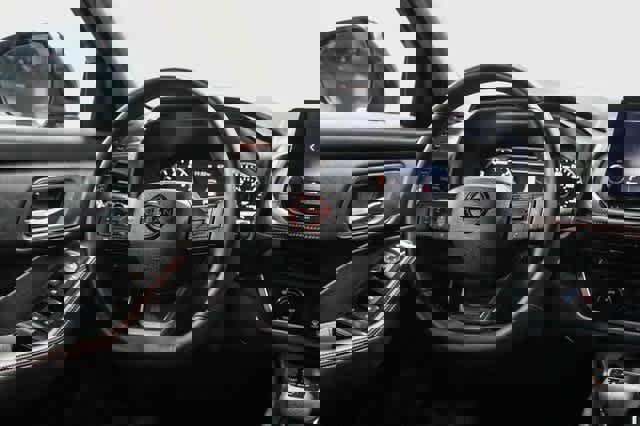 Used 2025 Nissan Rogue SV image 15