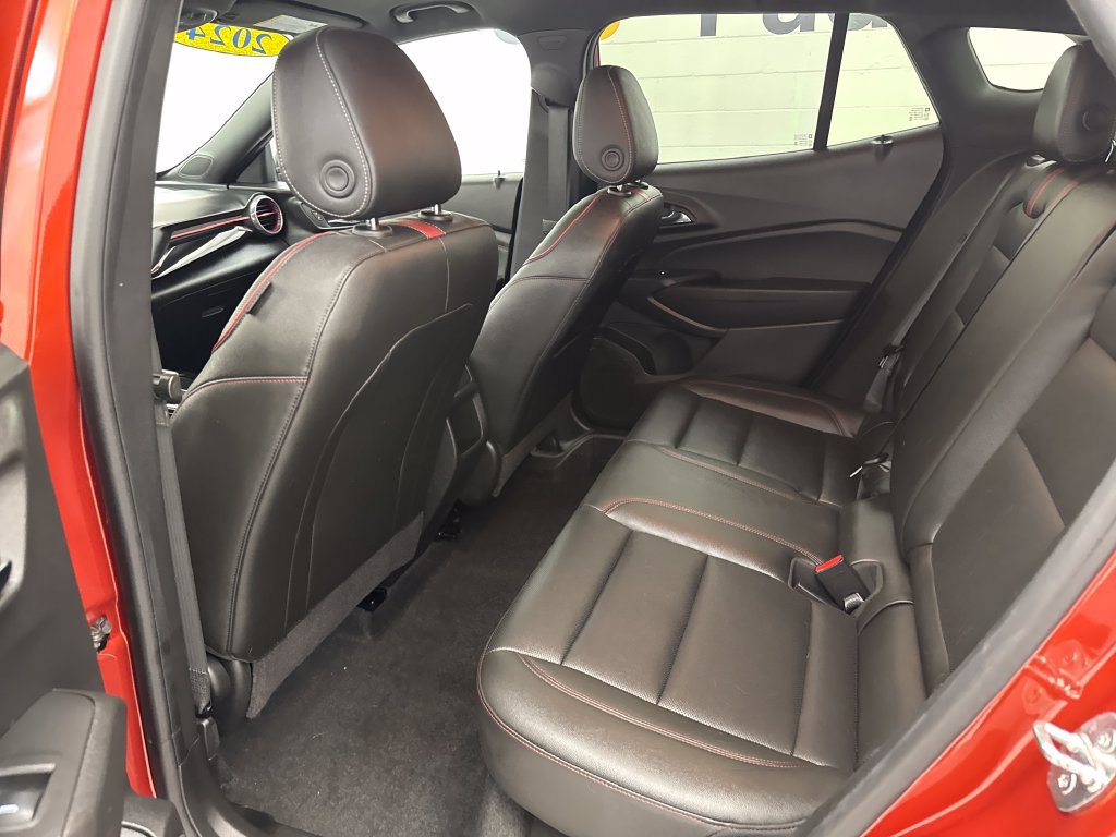 Certified 2024 Chevrolet Trax RS w/ Sunroof Package FWD image 23