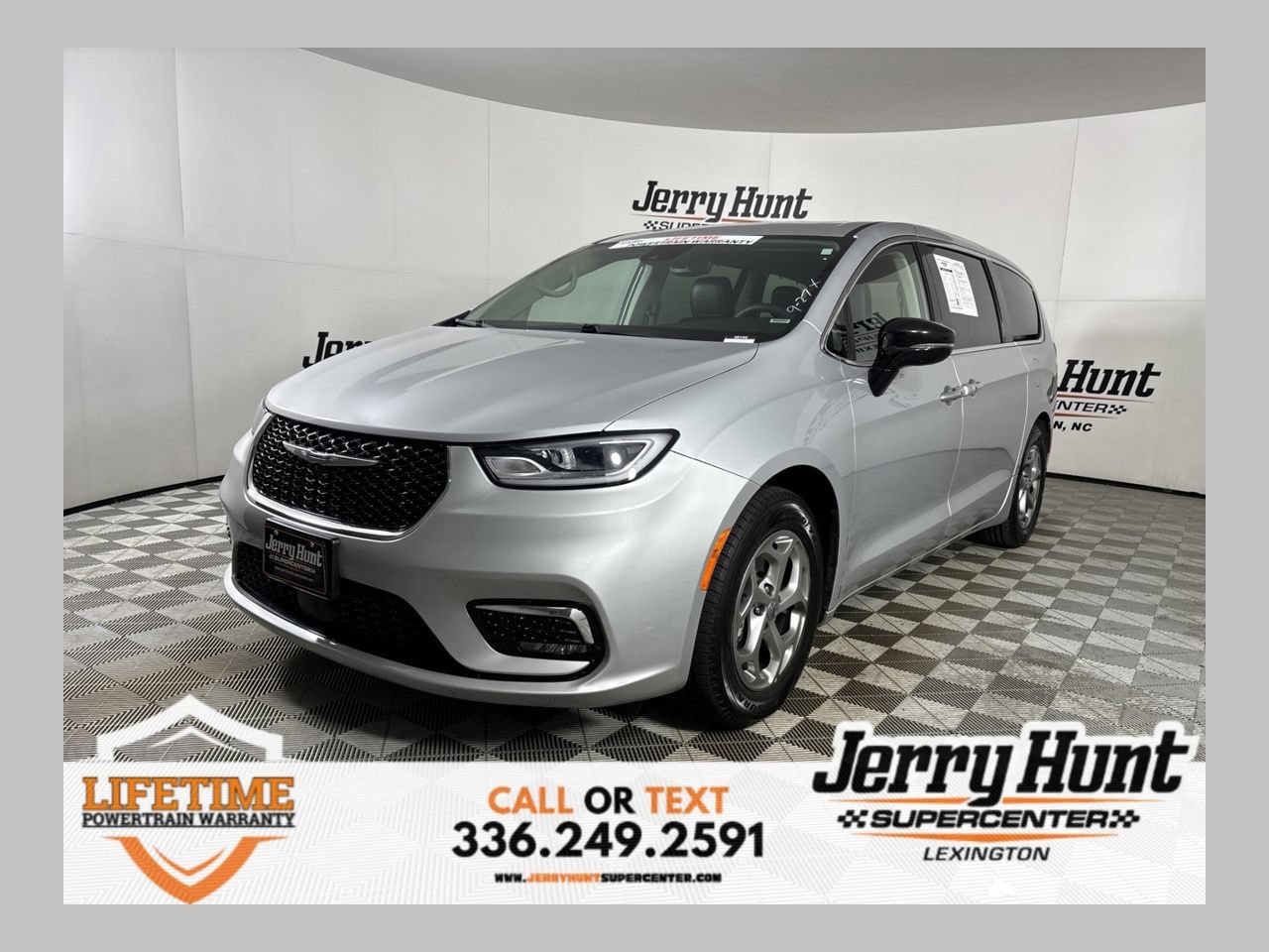 Used 2024 Chrysler Pacifica Limited