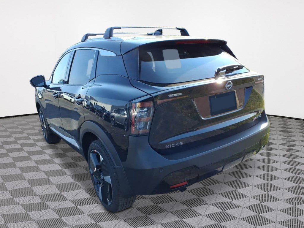 New 2026 Nissan Kicks SR w/ SR Premium Package image 5